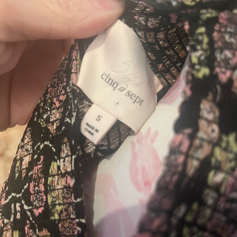 NWOT Cinq à Sept Drew Leaf Print Smocked Top - Picture 5 of 8